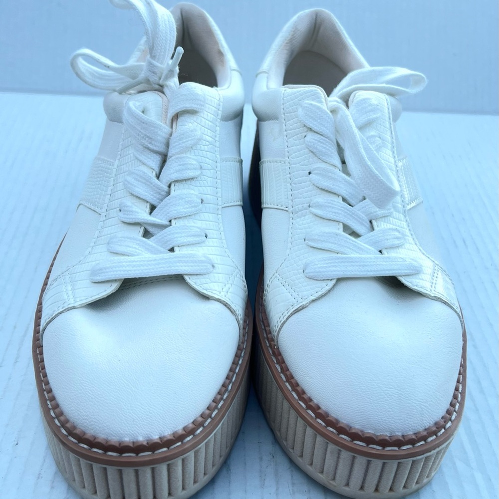 Dolce Vita White Leather Sneakers with Tan Sole‎ Sz 9